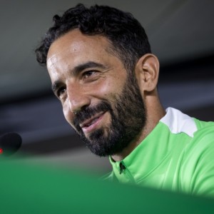 开云官网-记录报：若本菲卡与穆里尼奥解约，球迷希望能邀请阿莫林执教